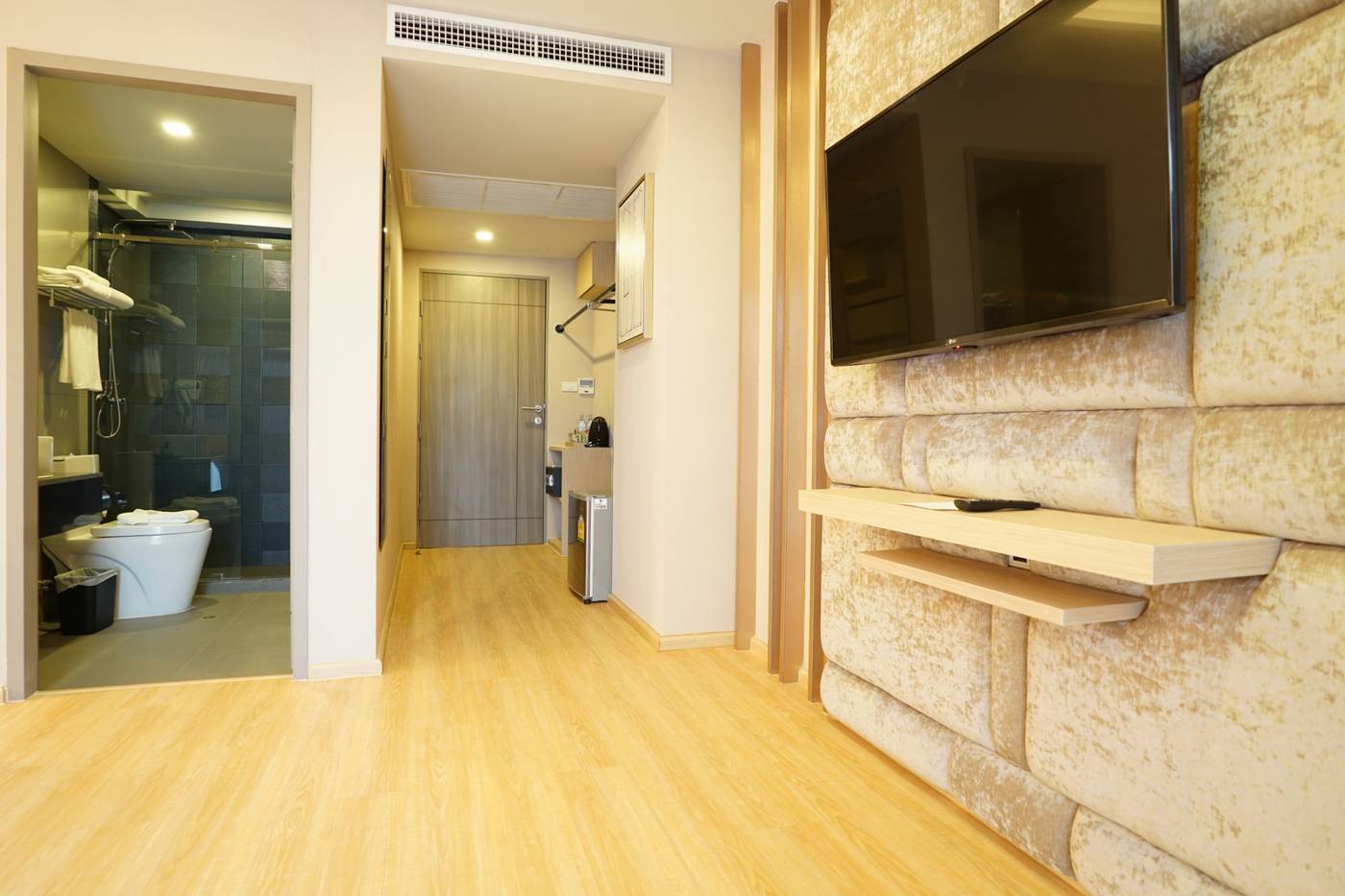 De-Prime-Rangnam-Hotel-Room-18