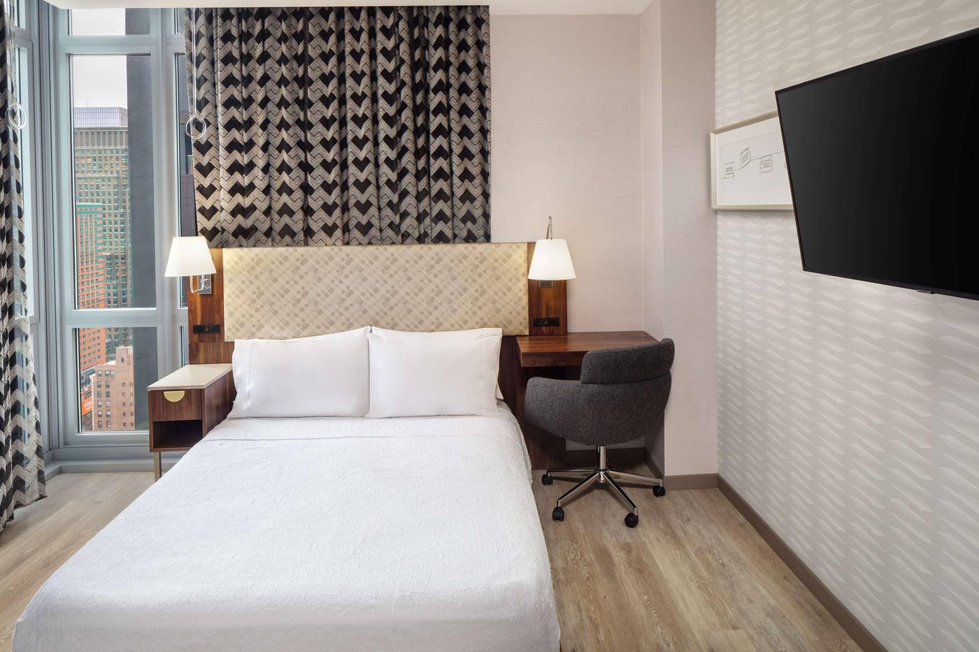Home2-Suites-By-Hilton-New-York-Times-Square-Room-4