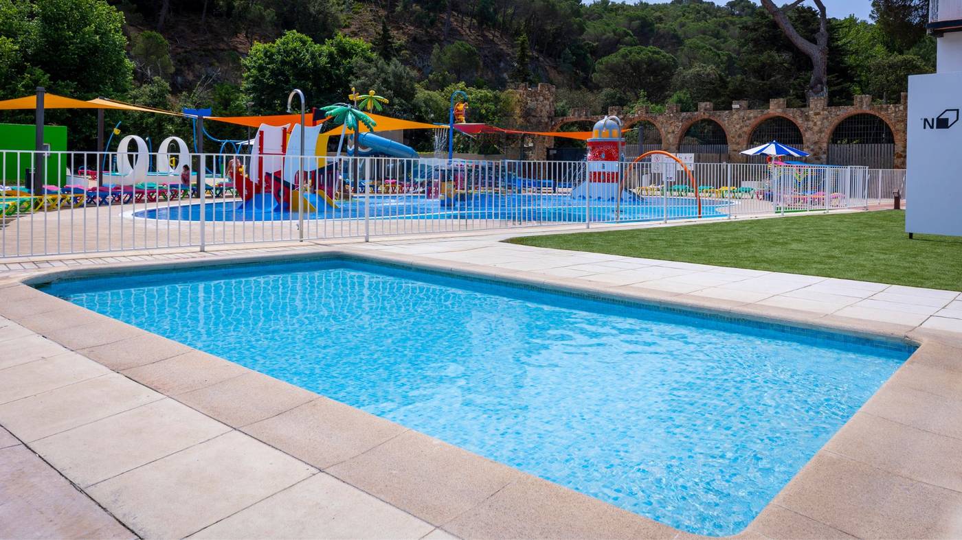 Medplaya-Sant-Eloi-Aparthotel-Pool-12