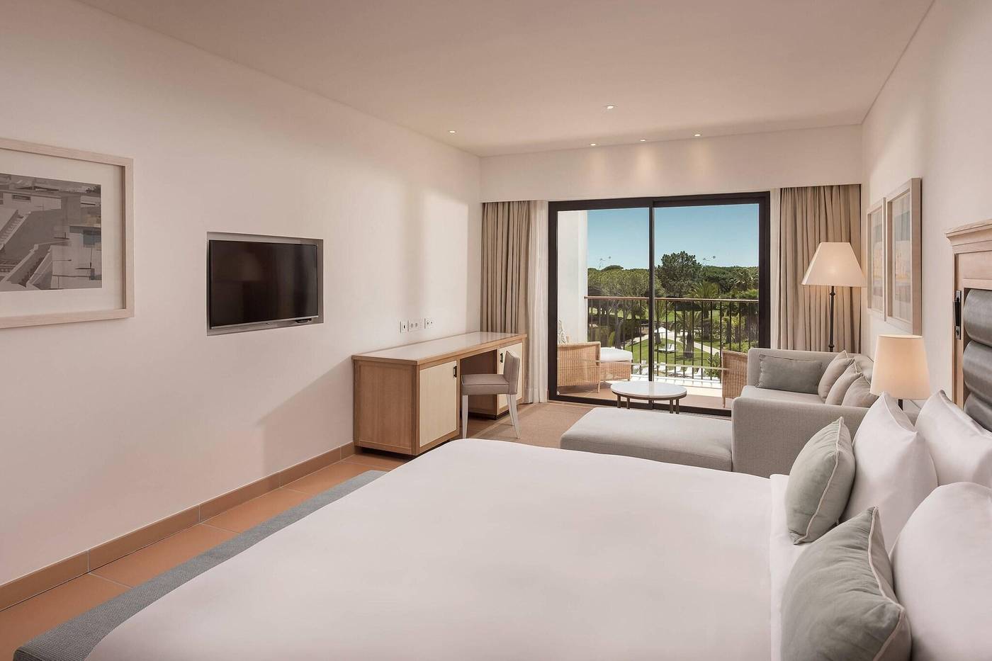 Pine-Cliffs-Ocean-Suites-Pool-26