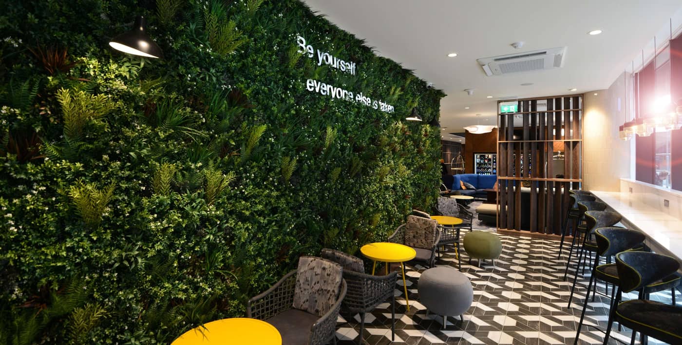 Travelodge-Plus-Dublin-City-Centre-Bar-14