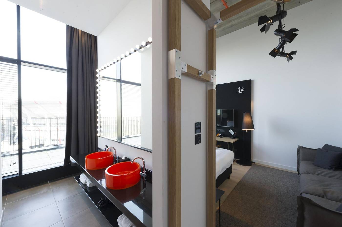 Jaz-in-the-City--Amsterdam-Room-31