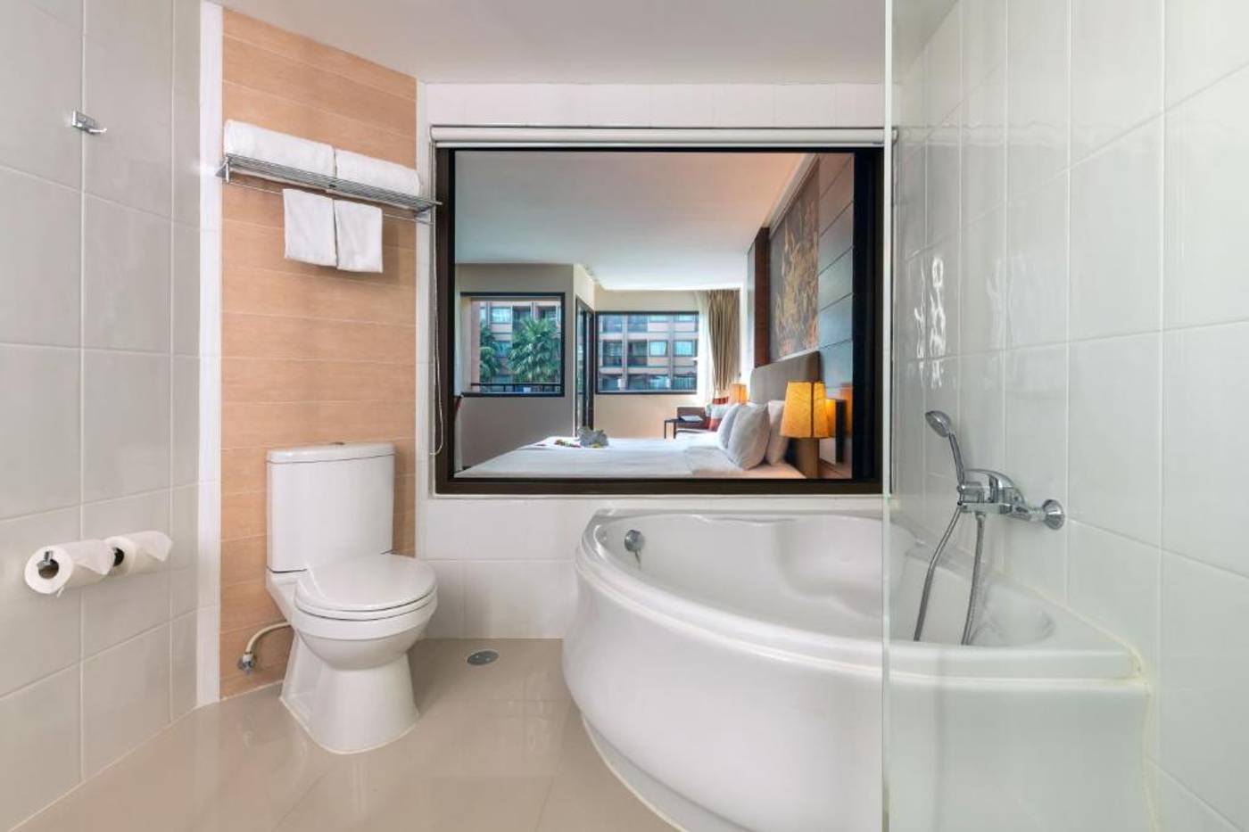 Novotel-Phuket-Vintage-Park-Room-42