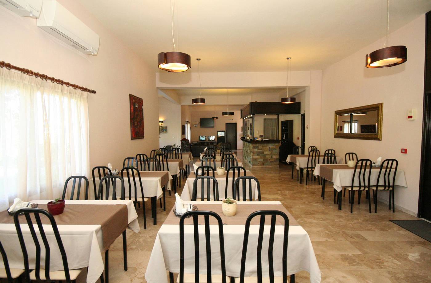 Kalives-Resort-Restaurant-27