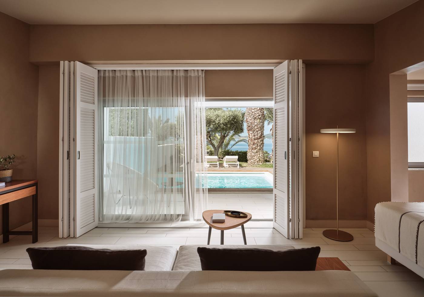 Eagles-Palace-Room-82