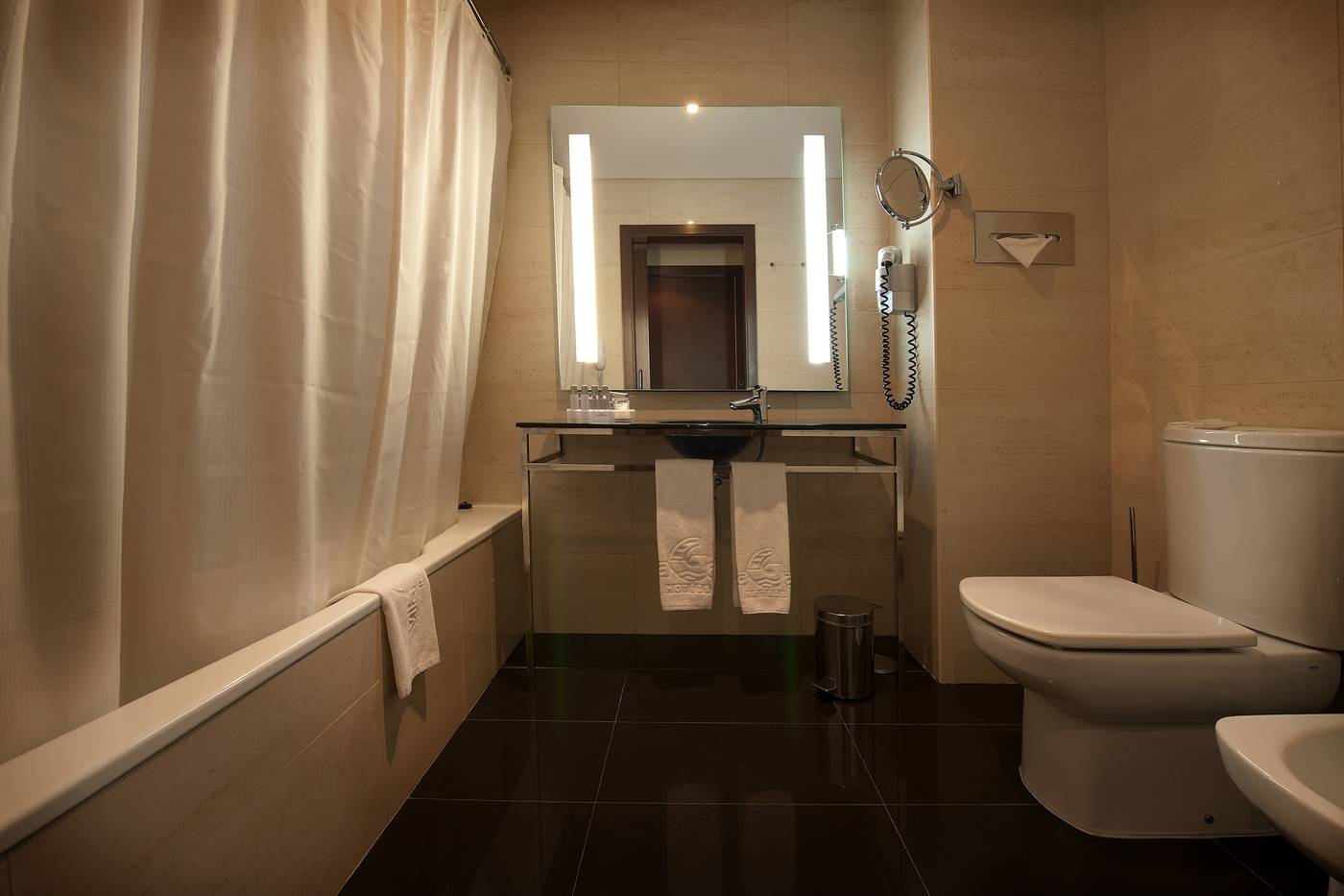 Hotel-Vila-Gale-Santa-Cruz-Room-12