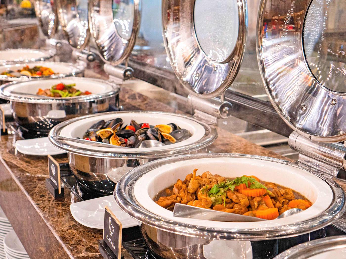 Novotel-Bangkok-on-Siam-Square-Restaurant-56