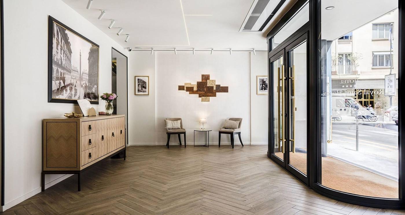 Royal-Saint-Honore-Lobby-5