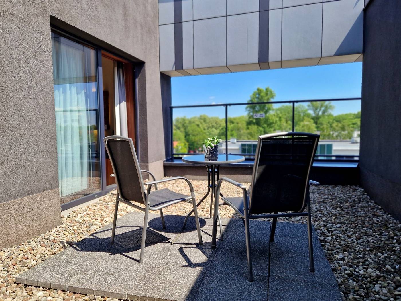 Warsaw-Plaza-Hotel-Room-1