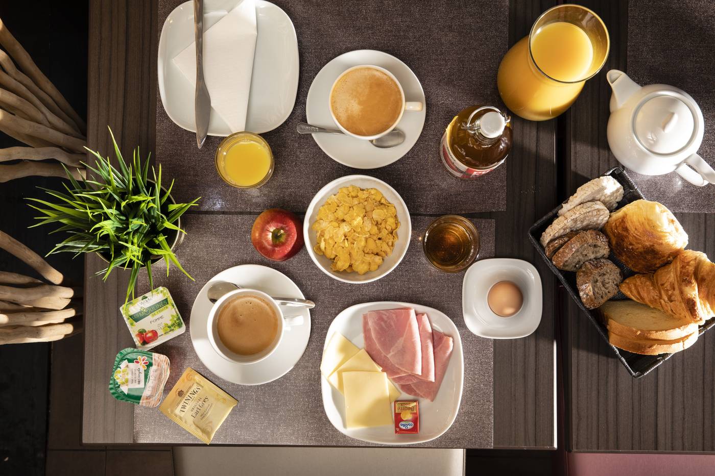 Elysees-Hotel-General-view-39