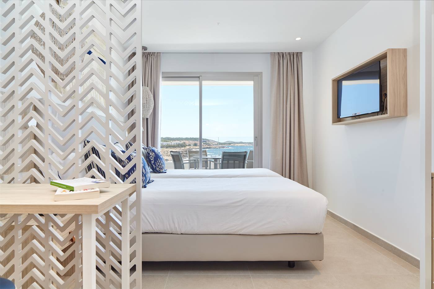 Marina-Palace-Prestige-by-Intercorp-Hotel-Group-Room-26