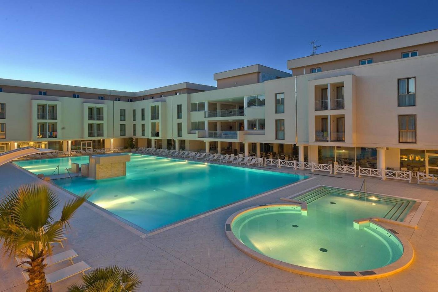 Terme-Marine-Leopoldo-II-Pool-1