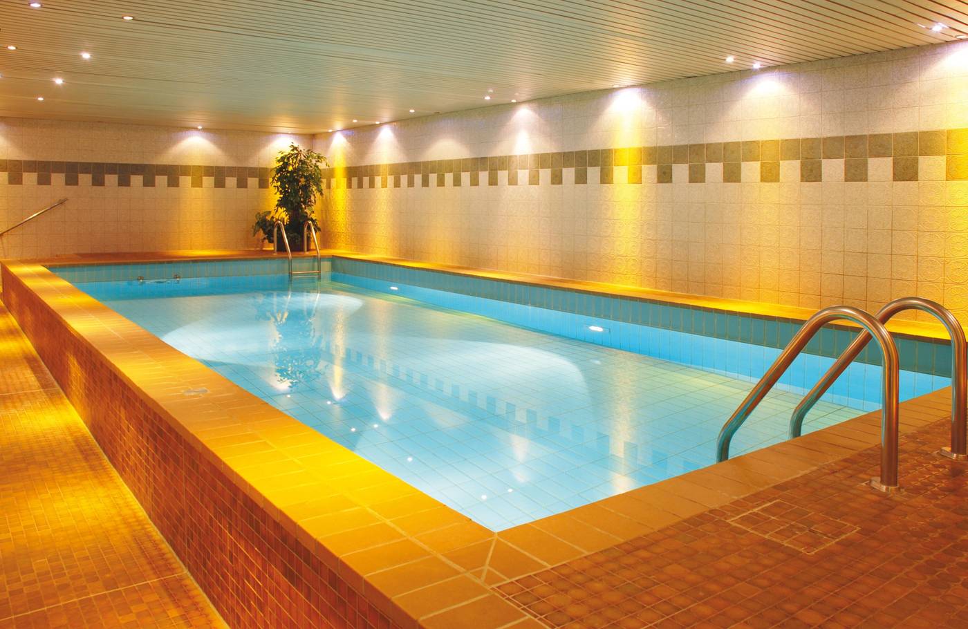 Leonardo-Hotel-Koln-Pool-42