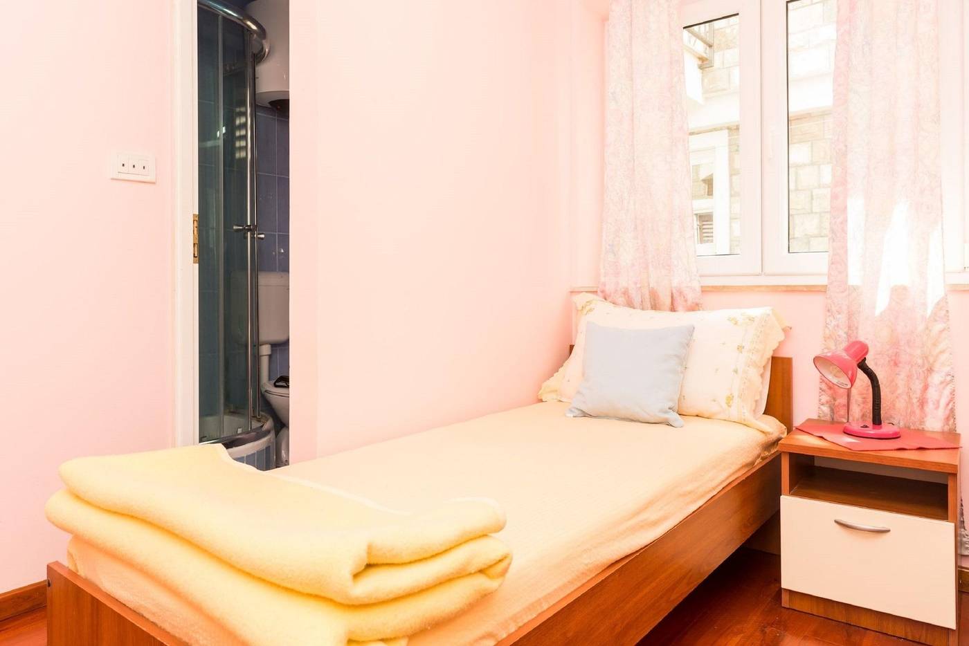 Guest-House-Cuk-Room-28