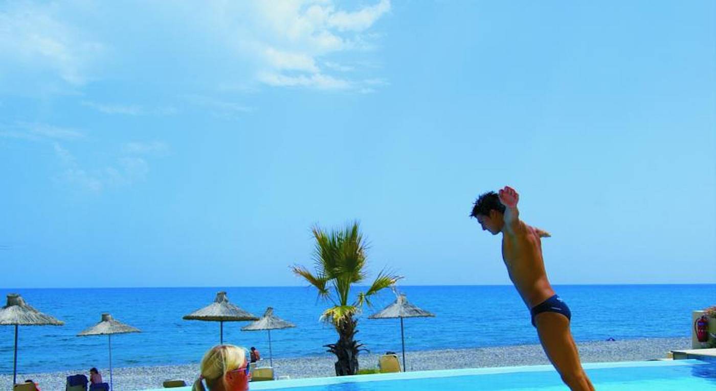 Grand-Bay-Beach-Resort-Pool-44
