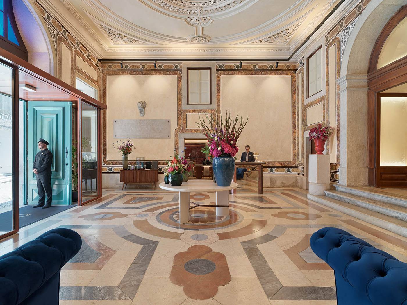 The-One-Palacio-Da-Anunciada-Lobby-13