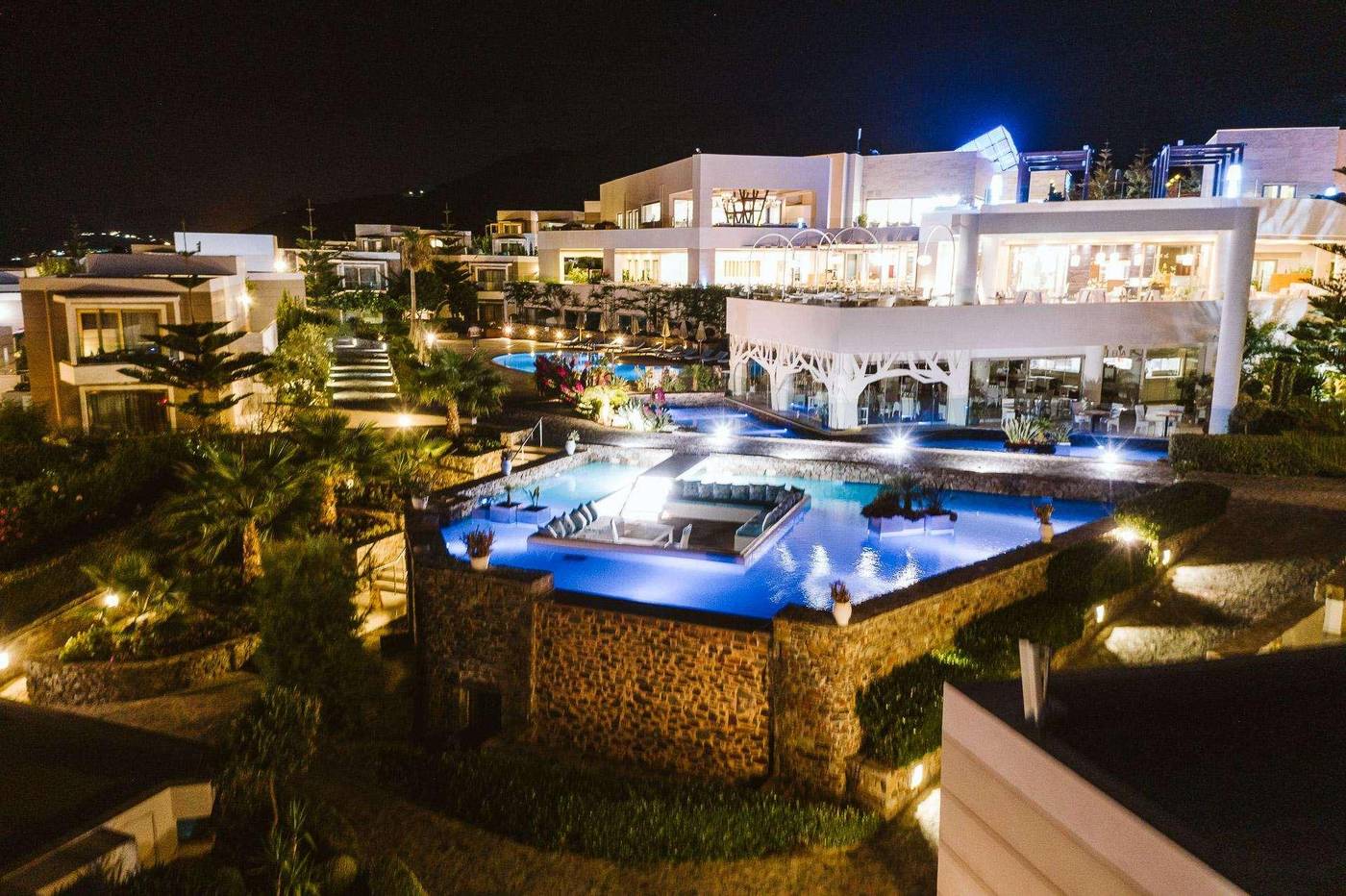 The-Royal-Blue-Pool-13