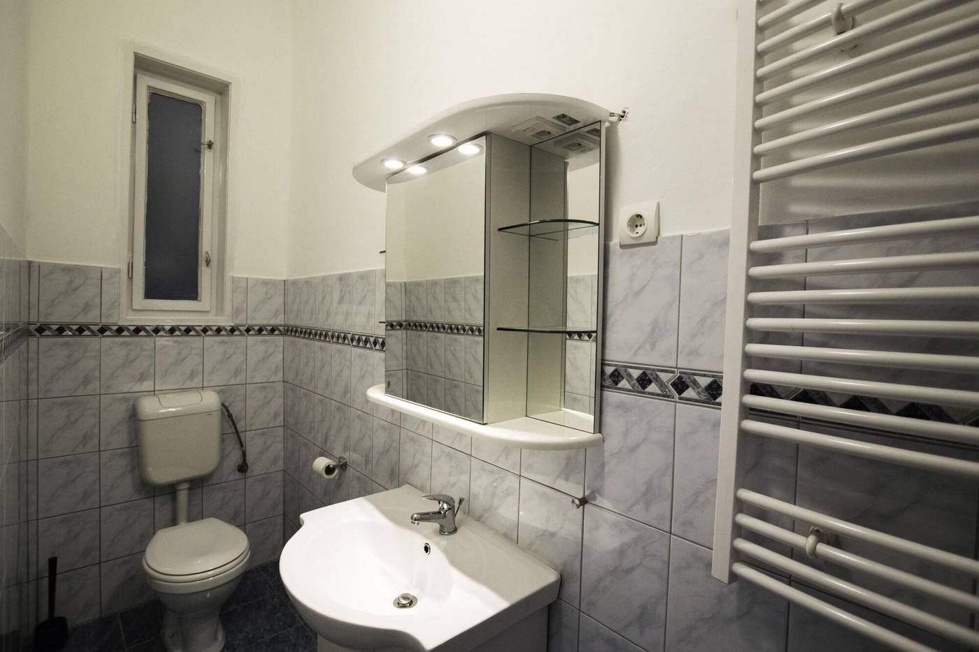 Baroque-Hostel-Budapest-Room-54