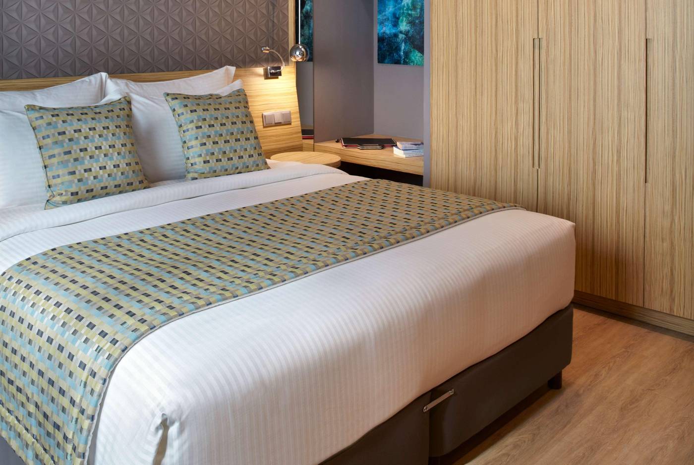 Wyndham-Grand-Athens-Room-12