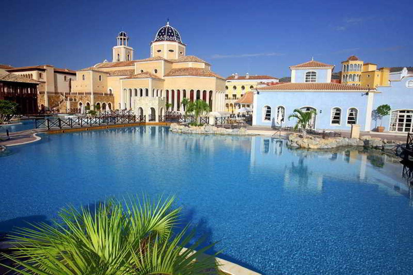Melia-Villaitana-Pool-3