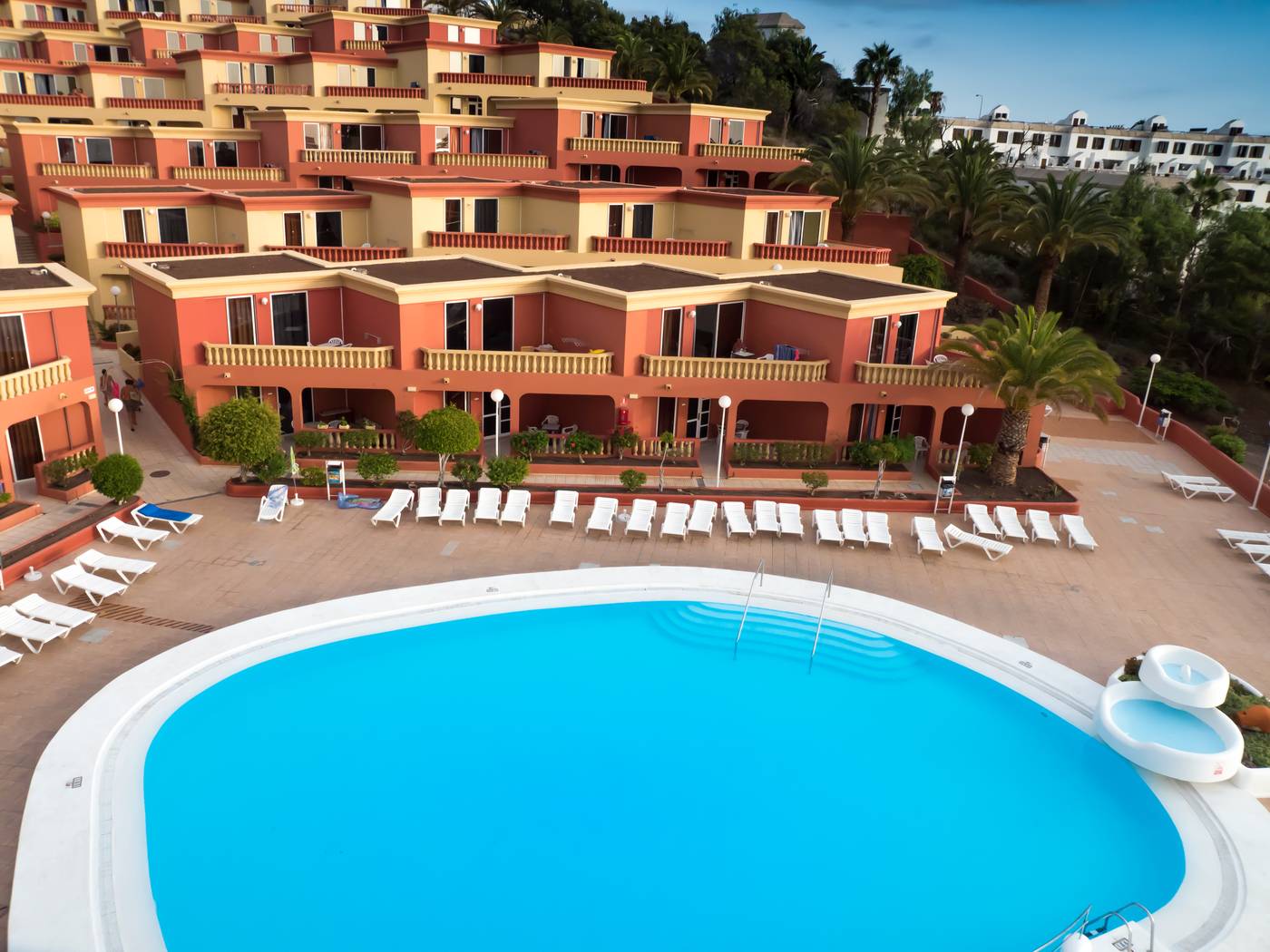 Laguna-Park-II-Pool-1