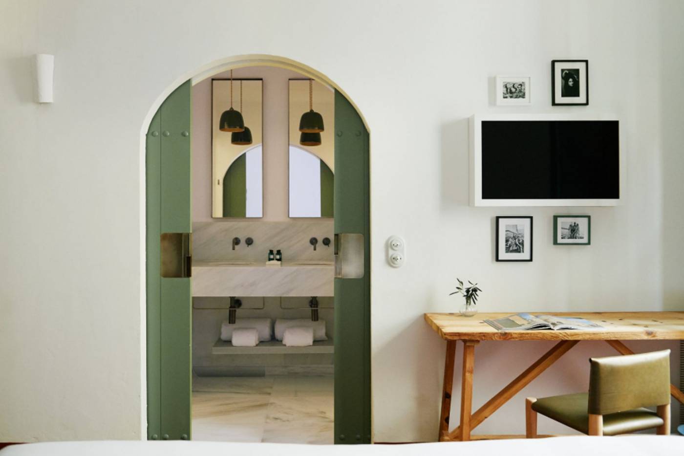 Can-Faustino-Room-50