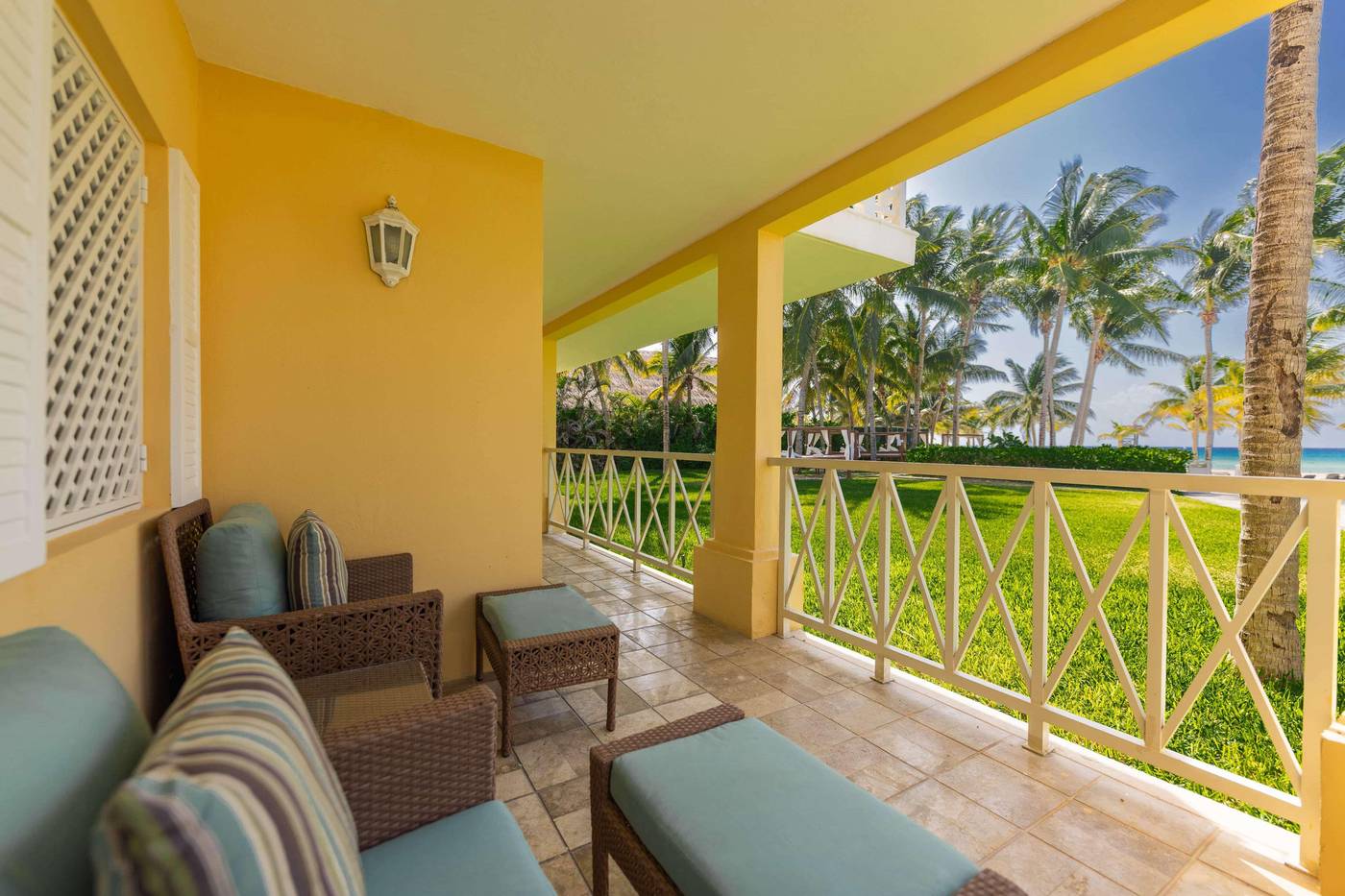 Royal-Hideaway-Playacar-All-Inclusive-Room-17