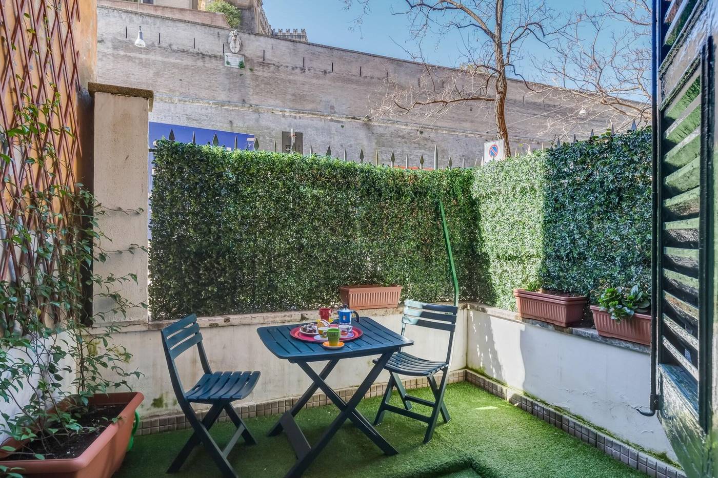 Allegra-s-House-Room-26