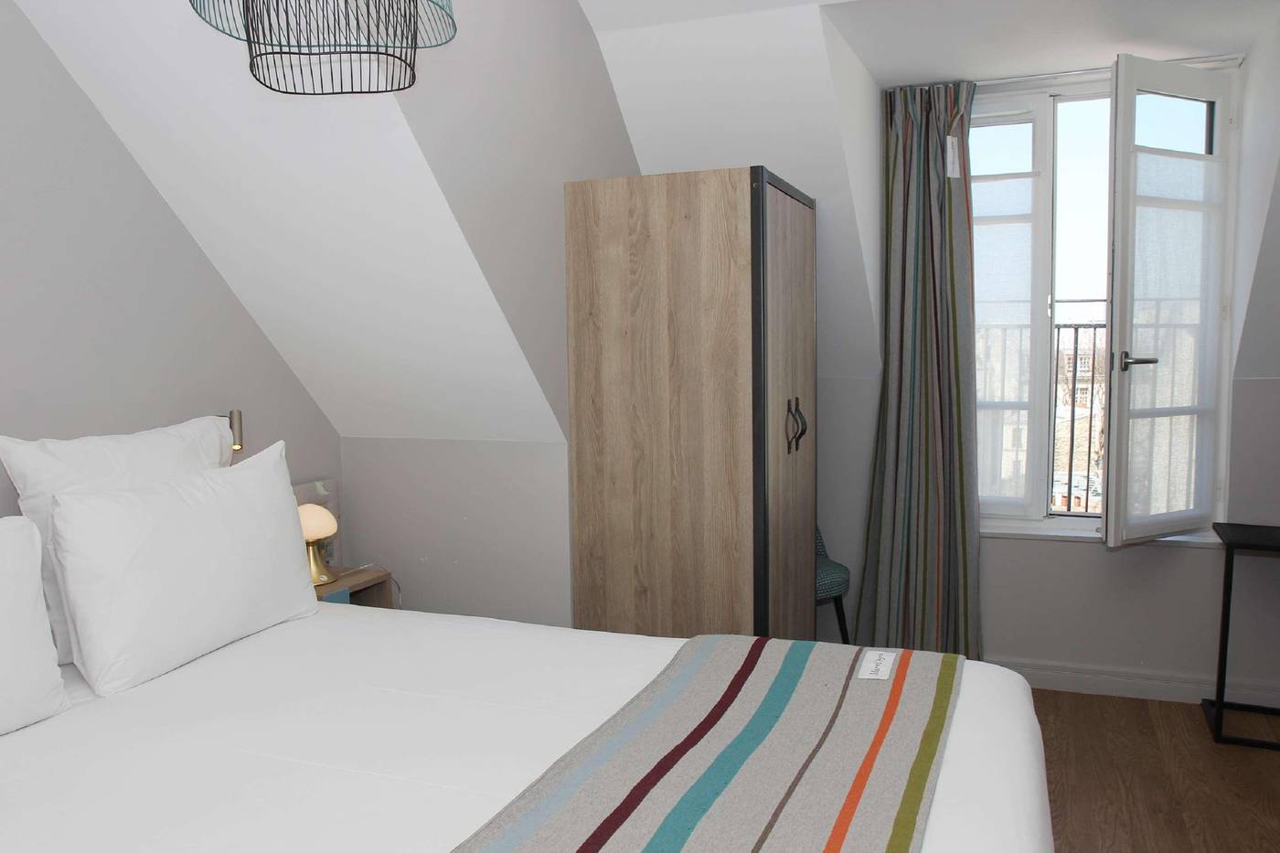 Hotel-Litteraire-Marcel-Ayme--BW-Premier-Collectio-Room-22