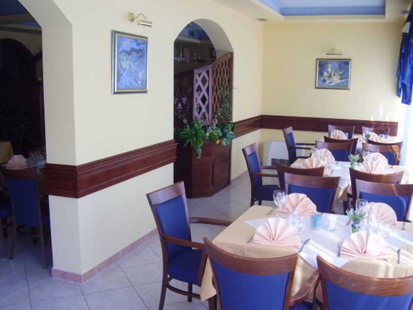 Adria-Restaurant-33