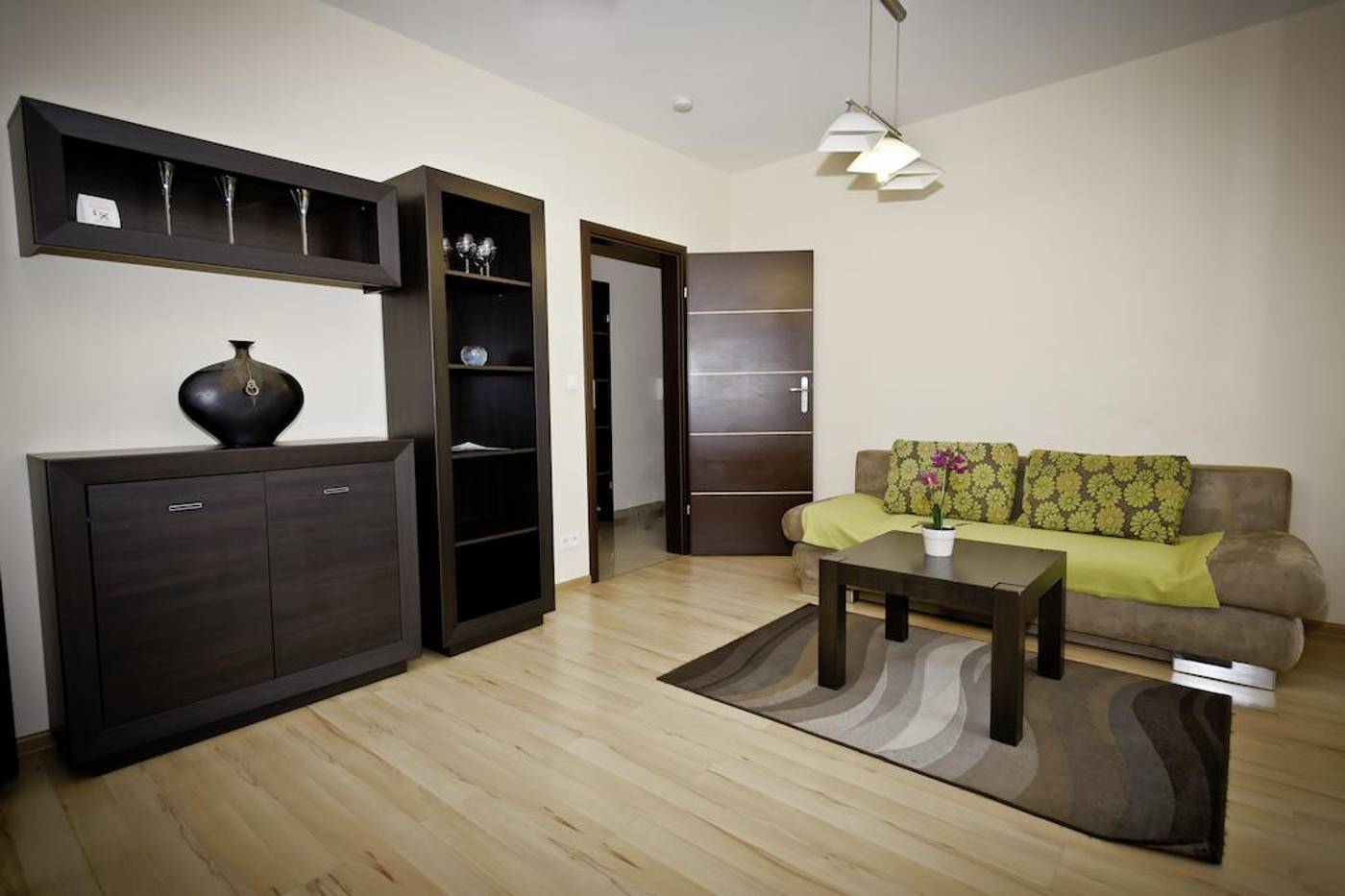 Senator-Warsaw-Apartments-Room-6