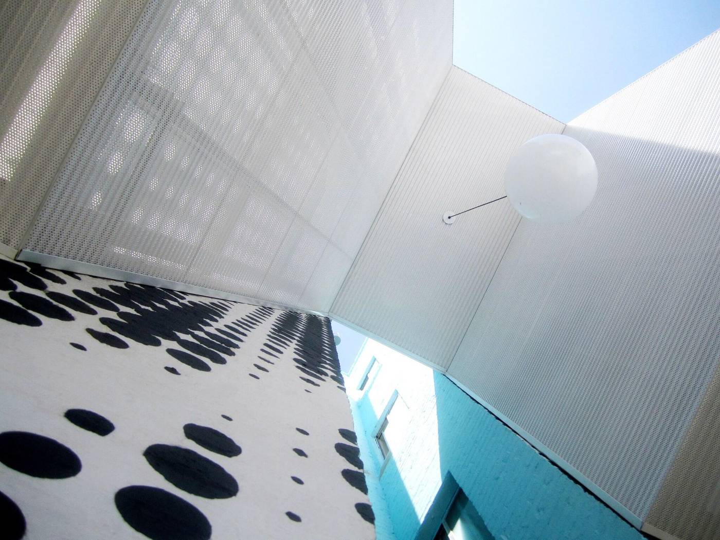 Best-Western-Plus-Hollywood-Hills-General-view-18