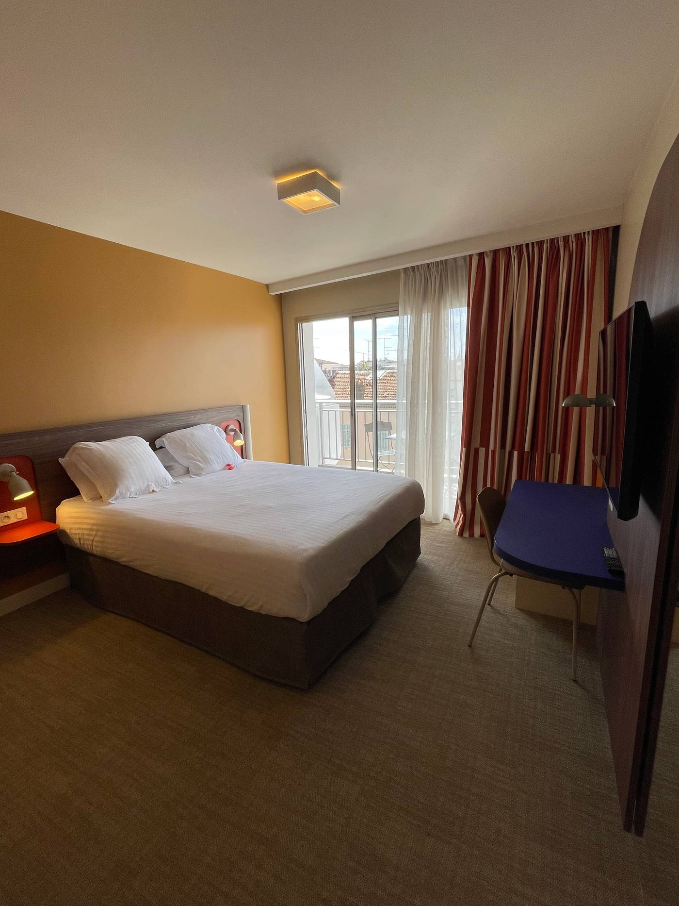 Hotel-Abrial-Cannes-Centre-Room-38