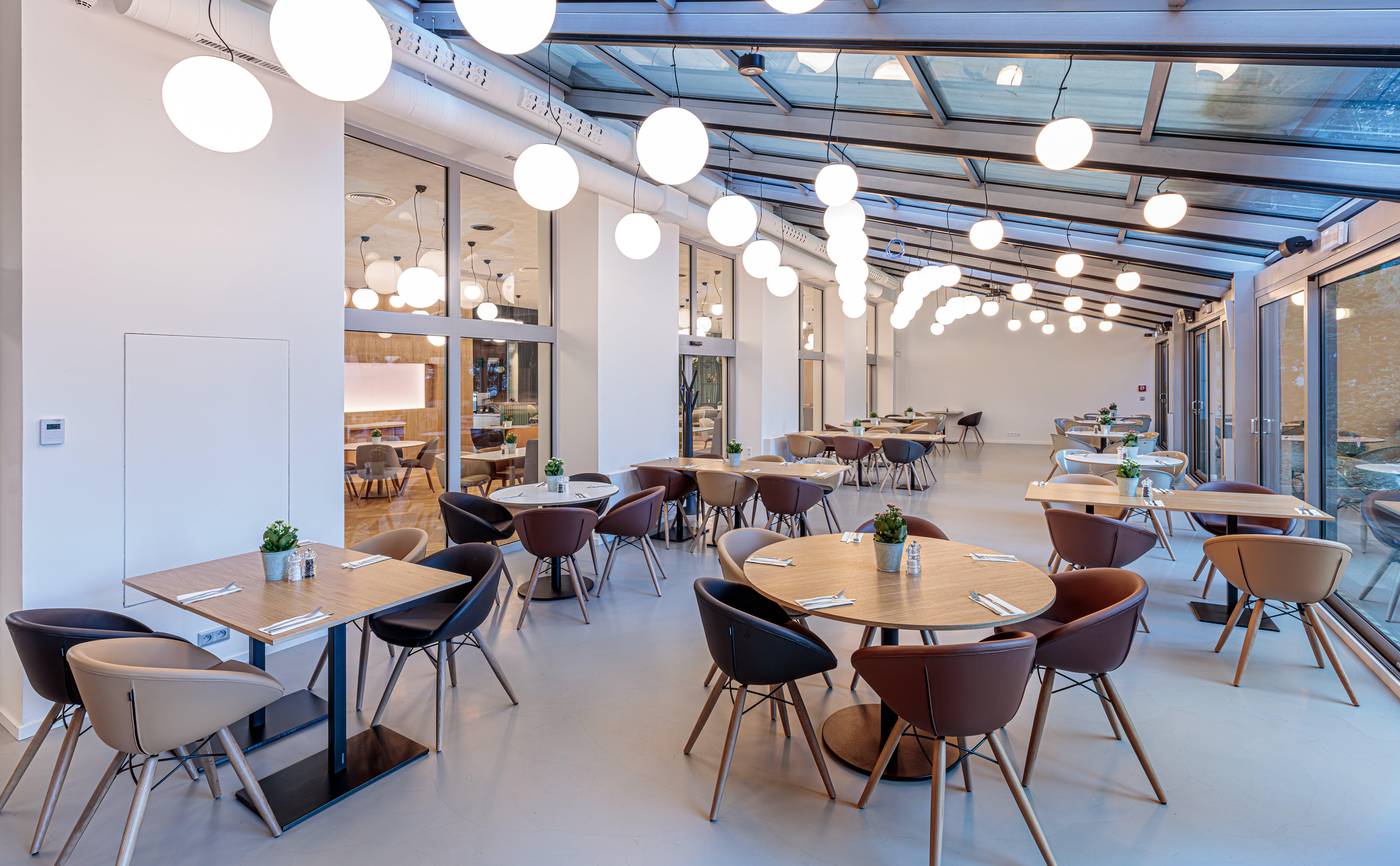 Holiday-Inn-Prague-Congress-Centre-Restaurant-44