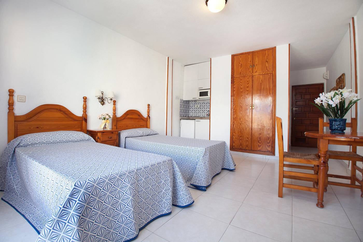 Apartamentos-Ribera-Room-11