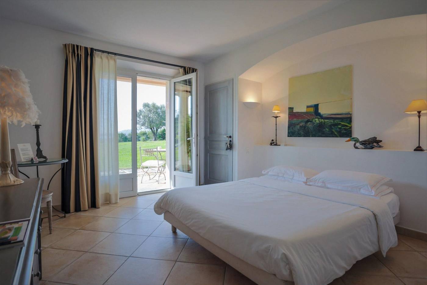 Hotel-Villa-Les-Rosiers-Room-17