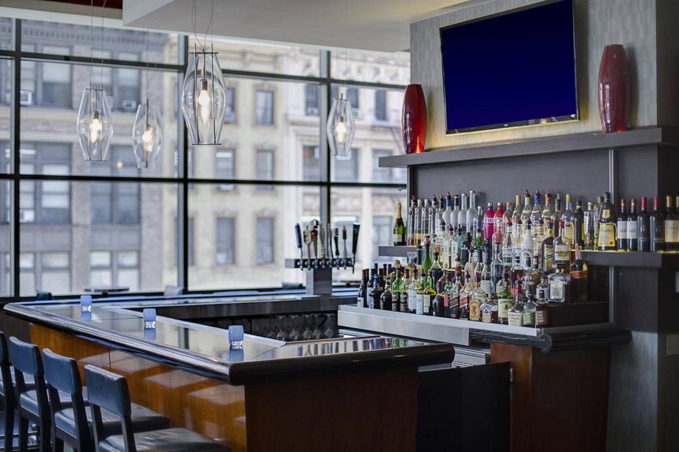 Residence-Inn-By-Marriott-New-York-Manhattan-Times-Square-Bar-14
