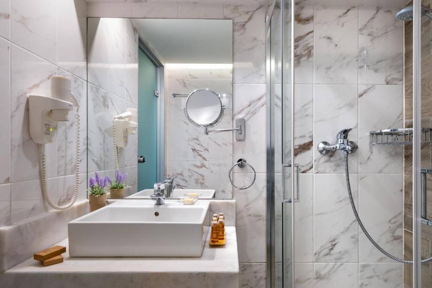 Alexia-Premier-City-Hotel-Room-21