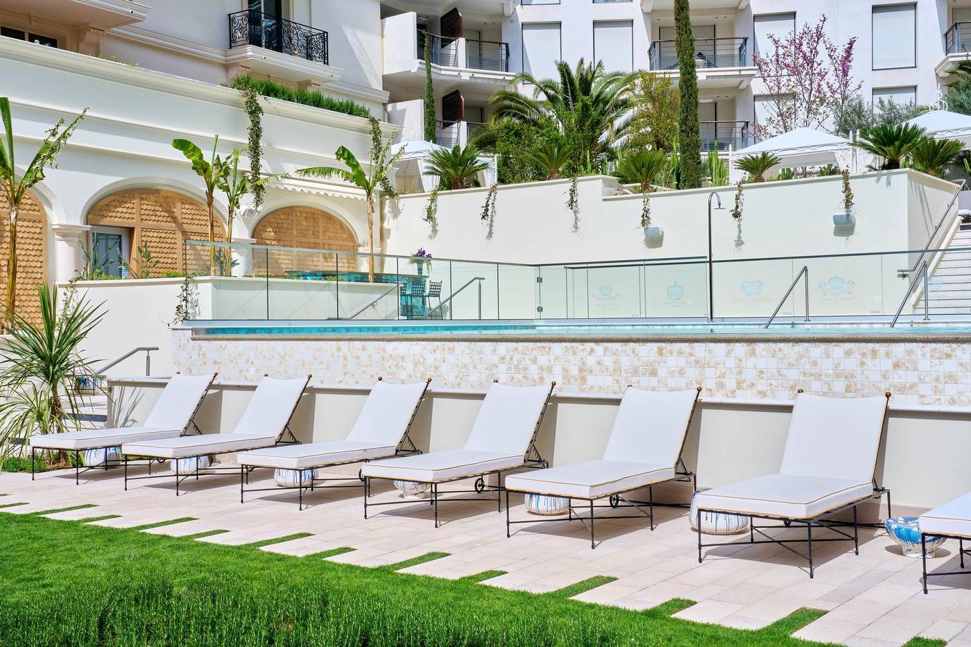 Regent-Carlton-Cannes-Pool-6