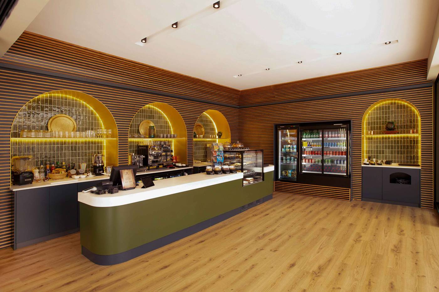 Valentin-Sancti-Petri-Bar-48