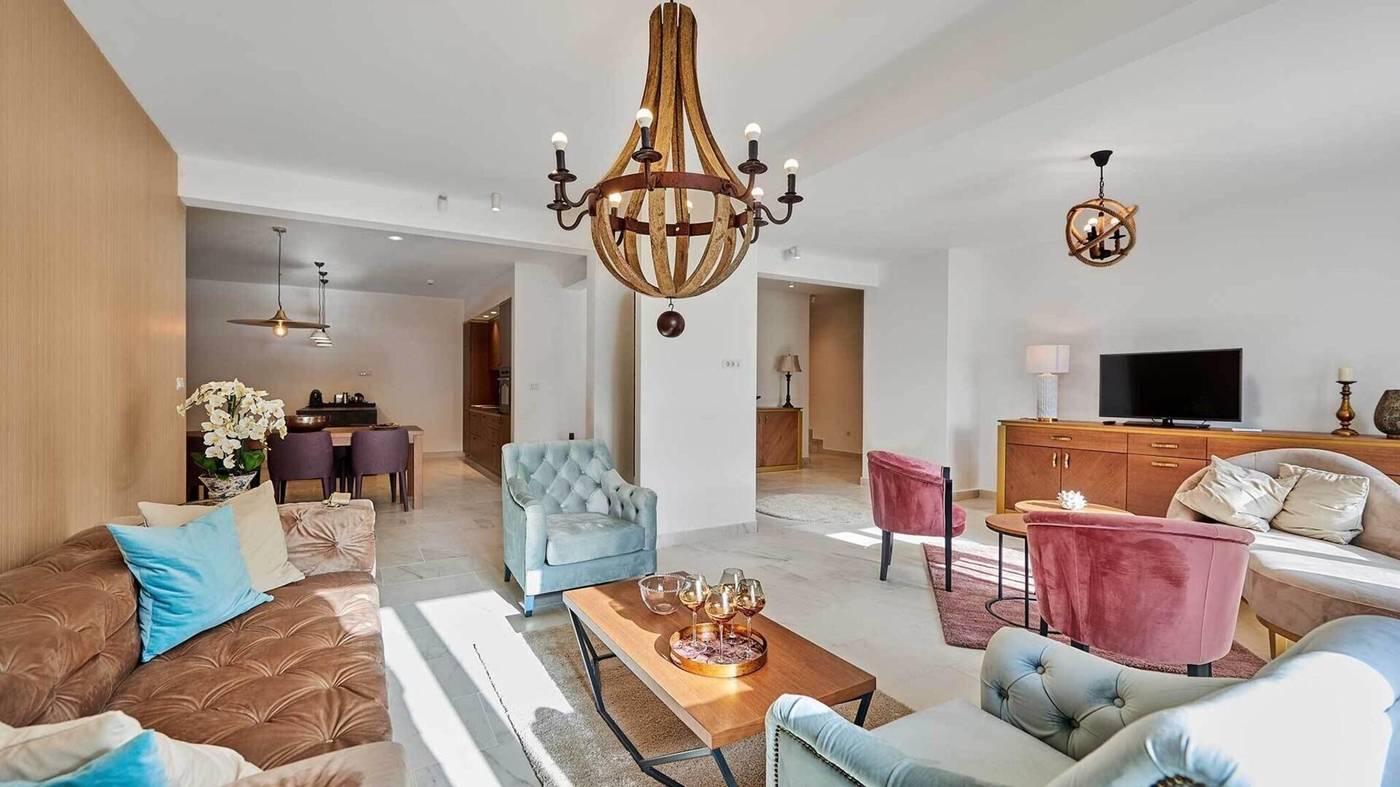 Huma-Kotor-Bay-Room-32