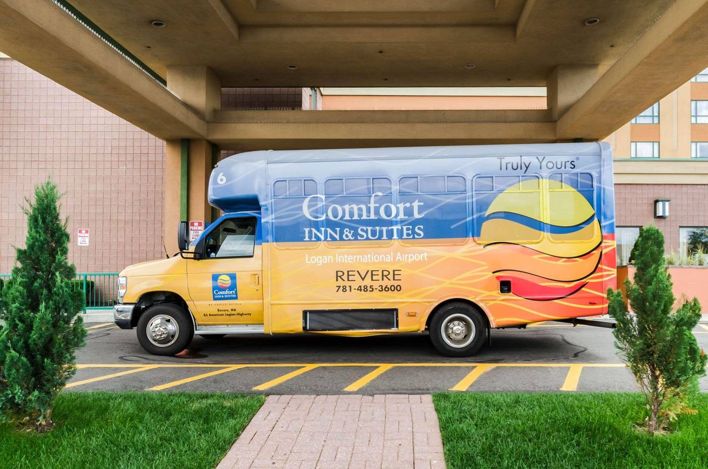 Comfort-Inn---Suites-Logan-Airport-General-view-73