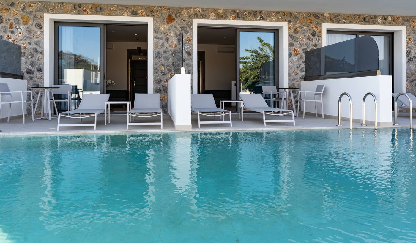 Zoes-Hotel-Room-15