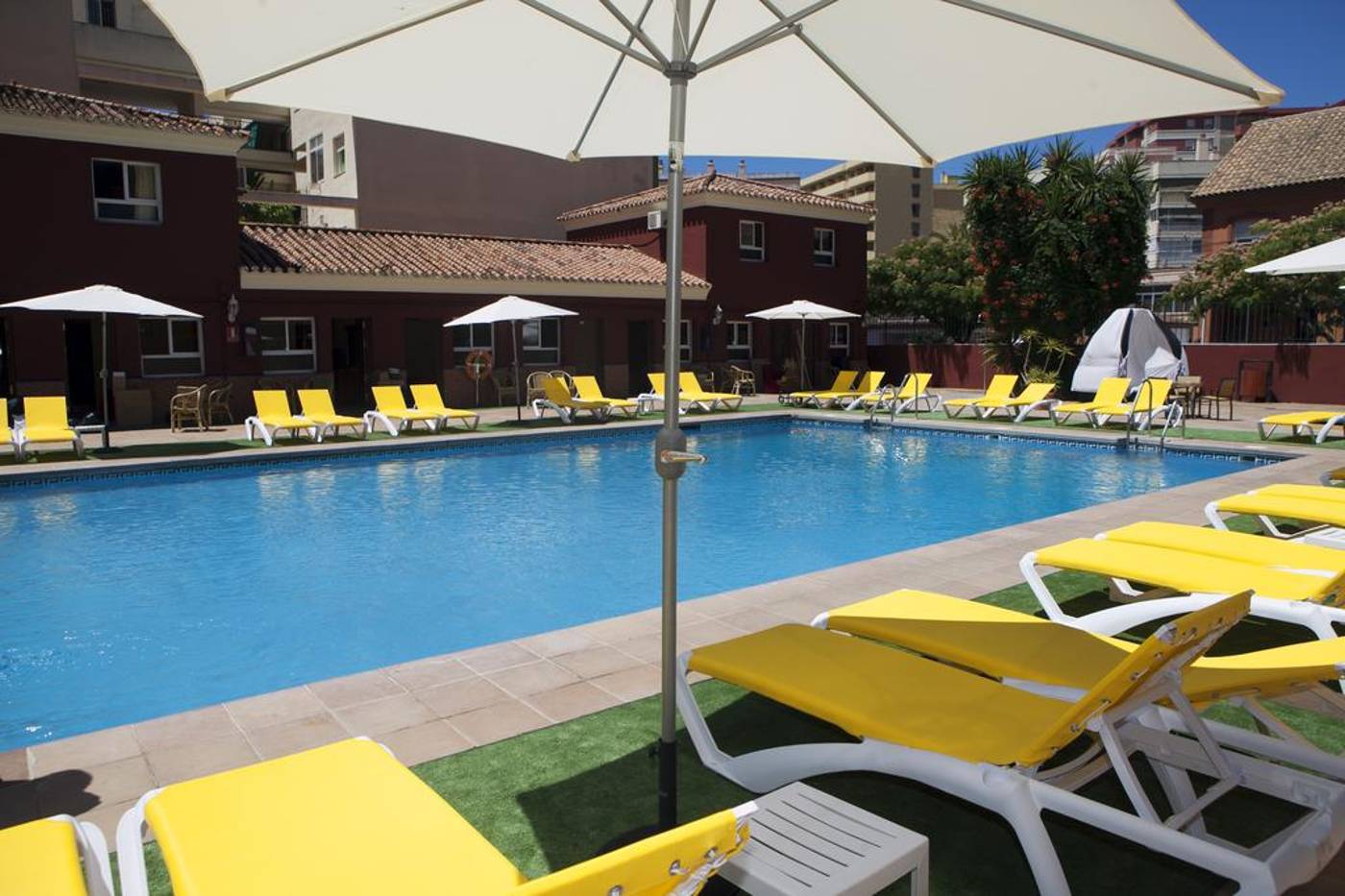 Itaca-Fuengirola-Pool-2