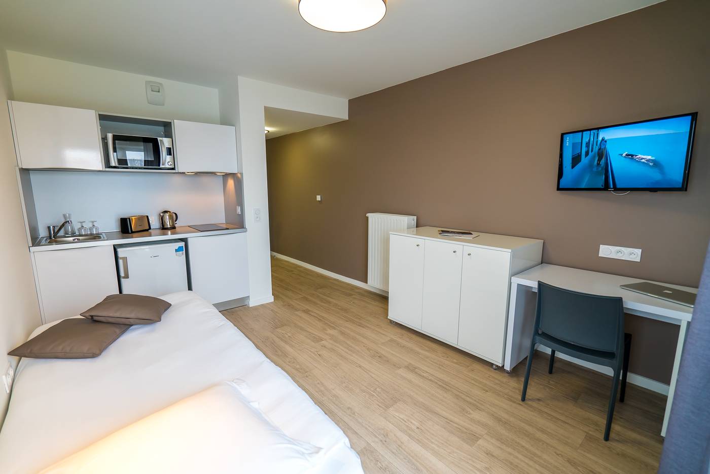 All-Suites-Choisy-Le-Roi-Room-4