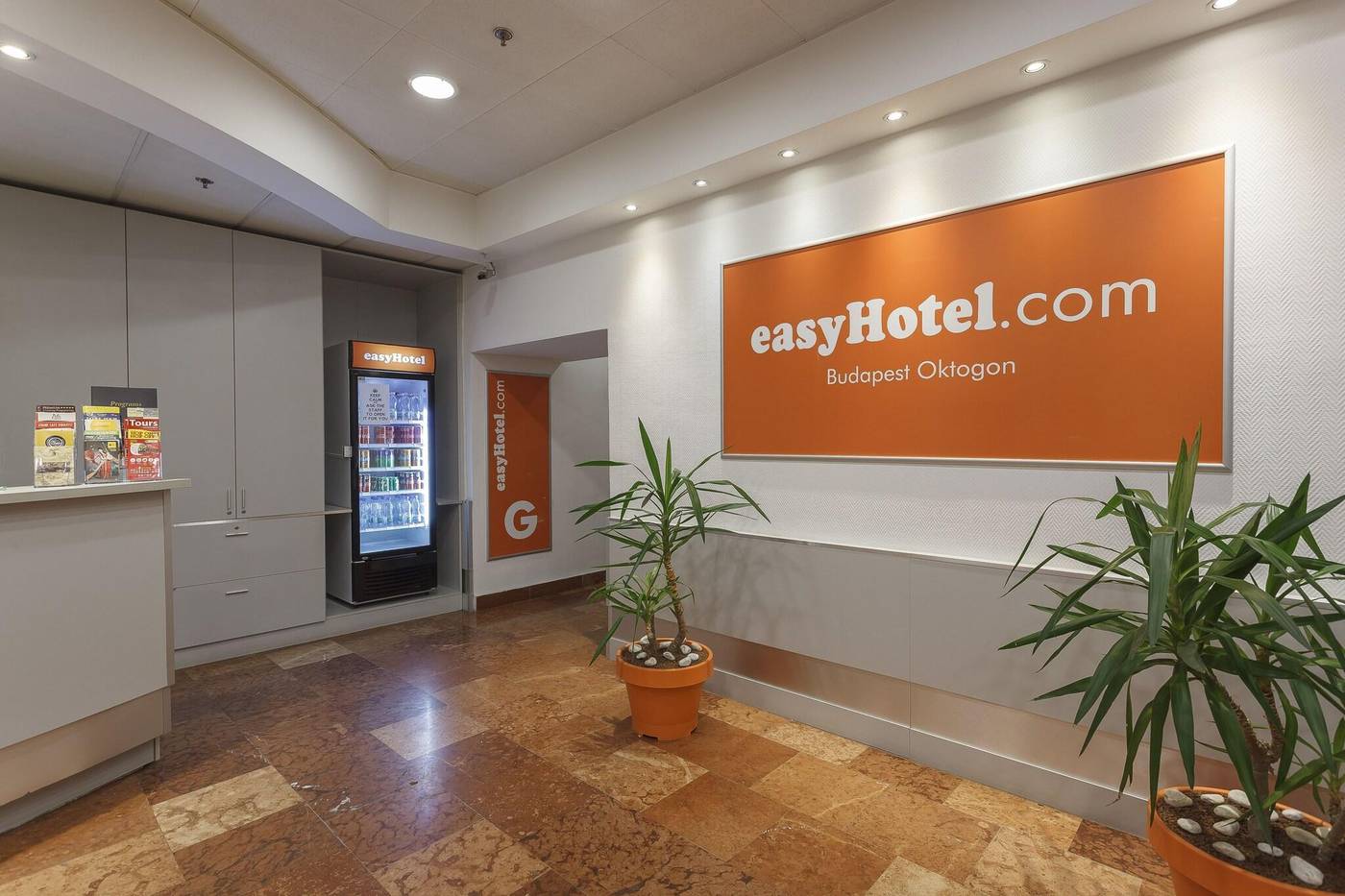 Easyhotel-Budapest-Oktogon-Lobby-6