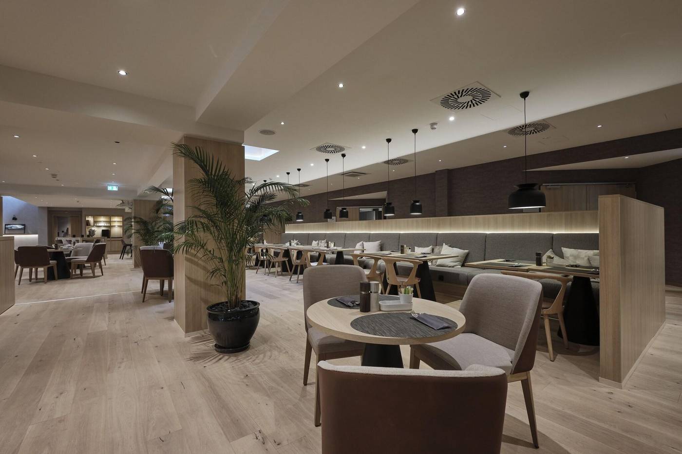 Ac-Hotel-By-Marriott-Berlin-Humboldthain-Park-Restaurant-16