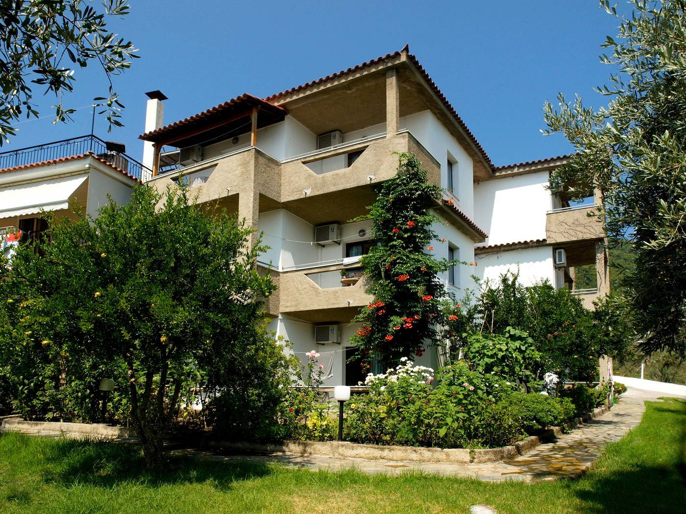 Nikolas-Studios-General-view-5