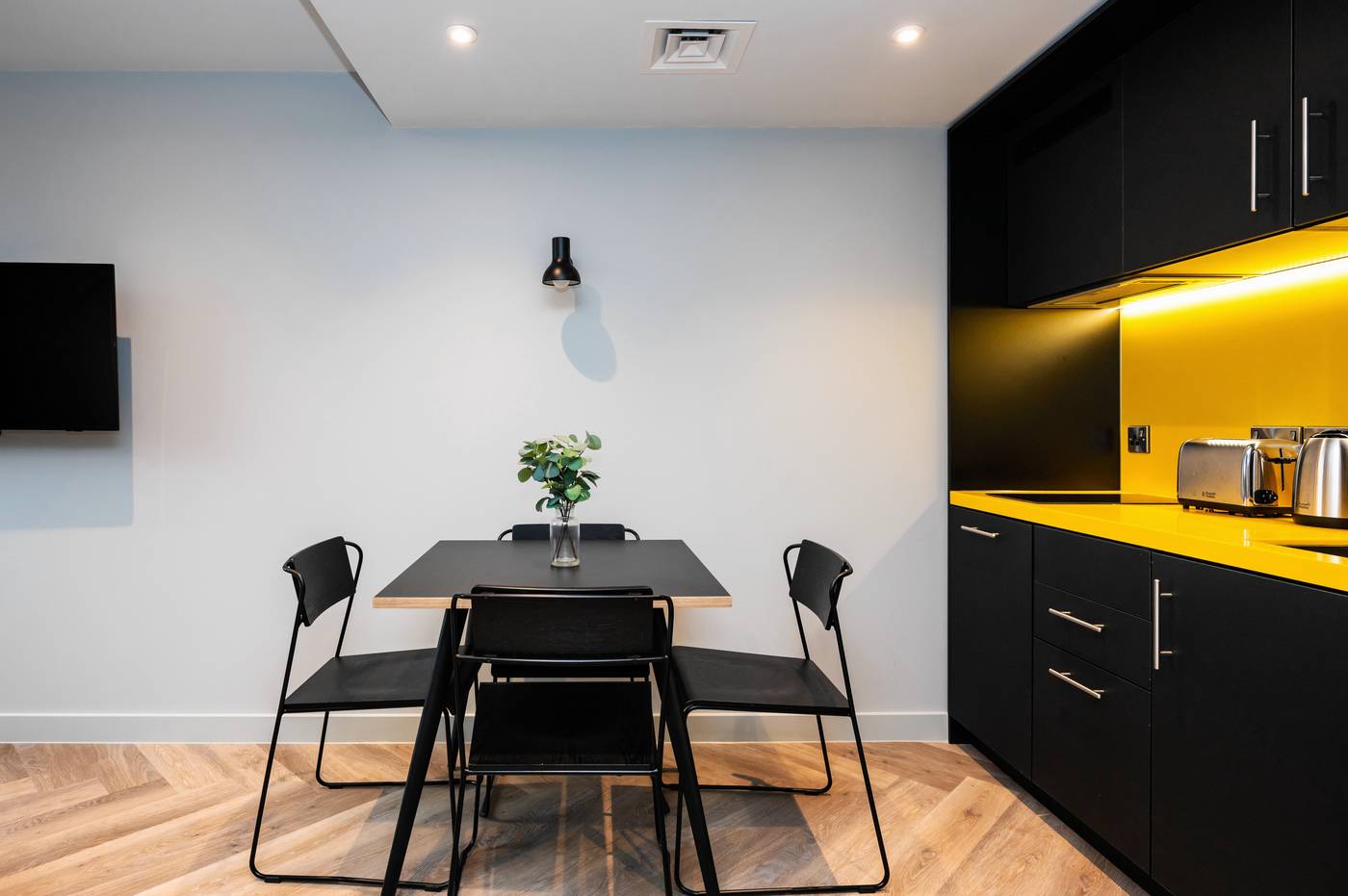 Staycity-Aparthotels-Tivoli-General-view-18