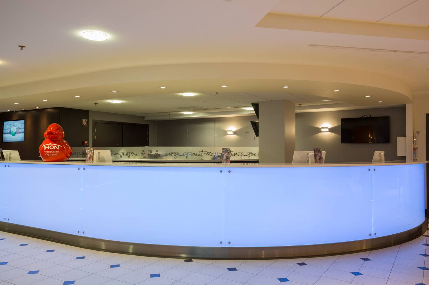 Thon-Hotel-Brussels-City-Centre-Lobby-11